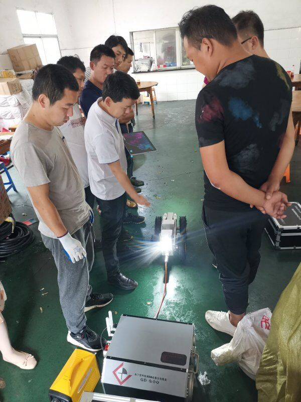 管道檢查機(jī)器人3.png