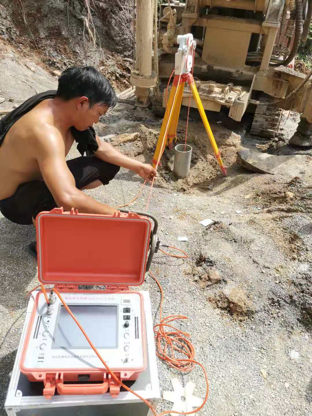鉆孔電視