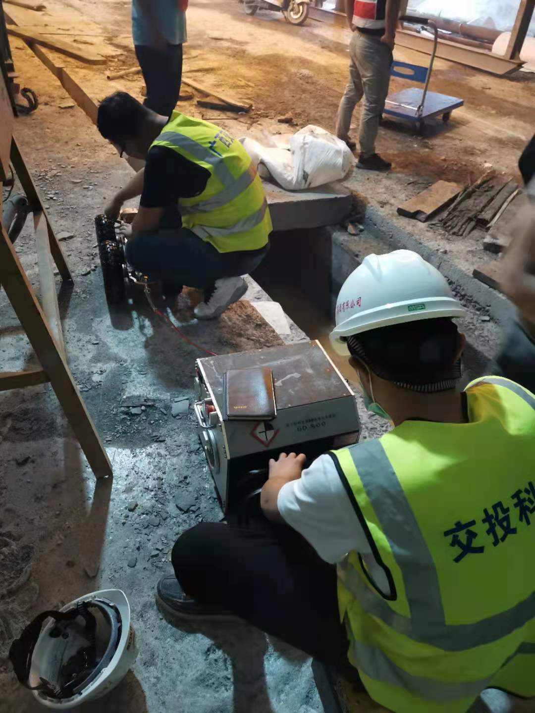 管道檢測(cè)機(jī)器人.jpg
